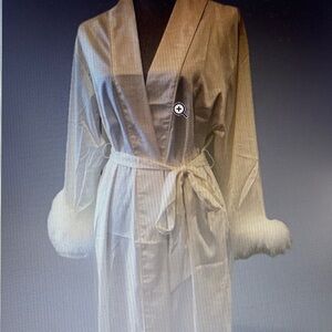 NWT House of Harlow 1960 Ivory Satin Robe with Feather Cuffs M
